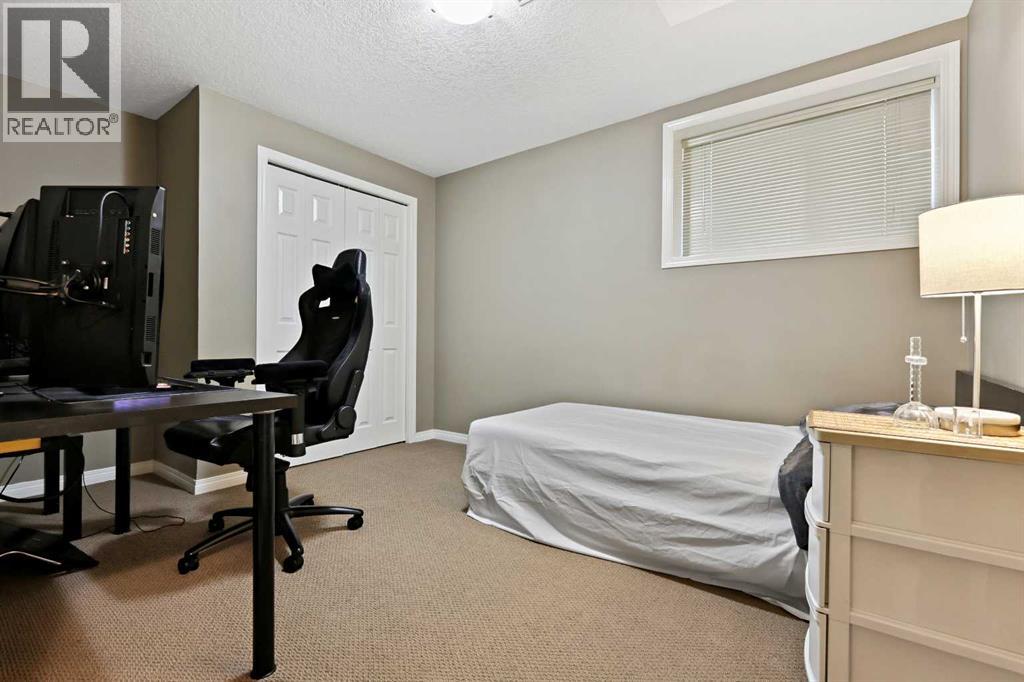 Single Family House for Sale in  Everglen Crescent SW Evergreen Calgary 