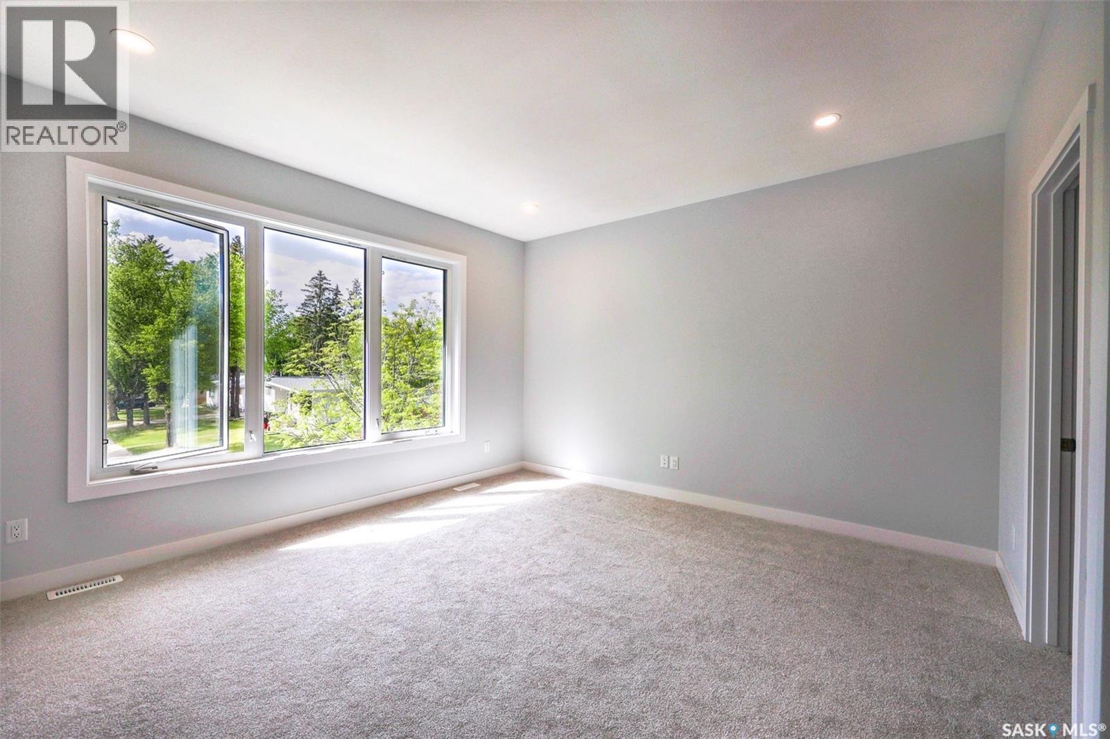Photo 10 of 29 Salisbury Drive, Saskatoon SK