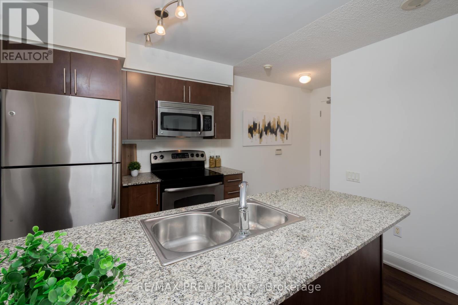 Photo 16 of 1512 2191 Yonge Street, Toronto ON