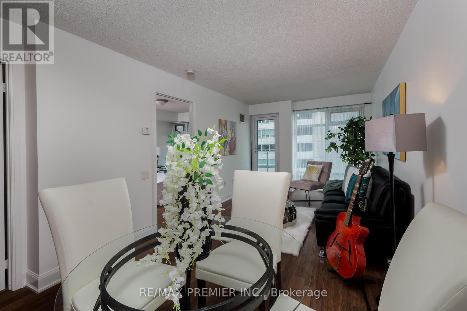 Photo 13 of 1512 2191 Yonge Street, Toronto ON