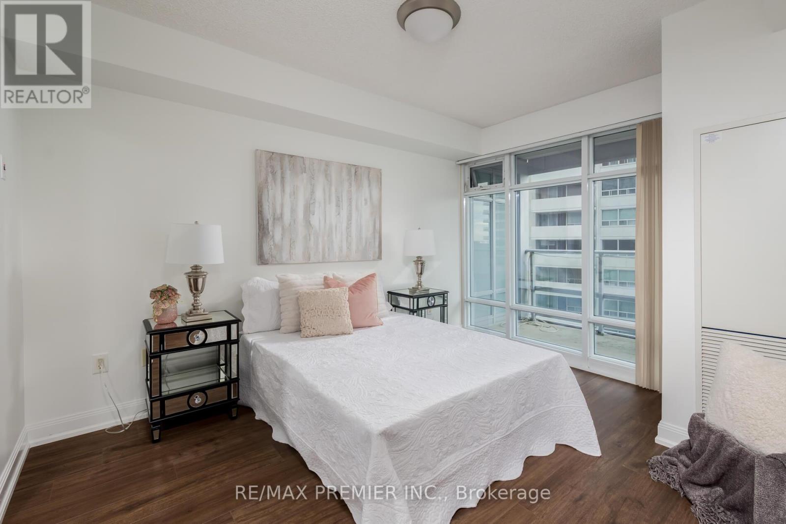 Photo 36 of 1512 2191 Yonge Street, Toronto ON