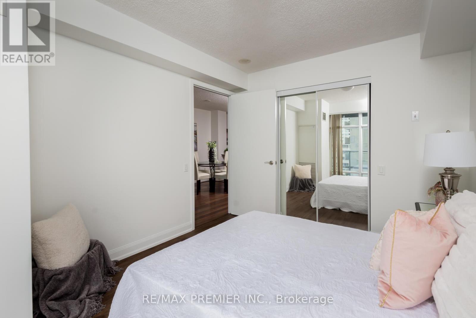 Photo 21 of 1512 2191 Yonge Street, Toronto ON