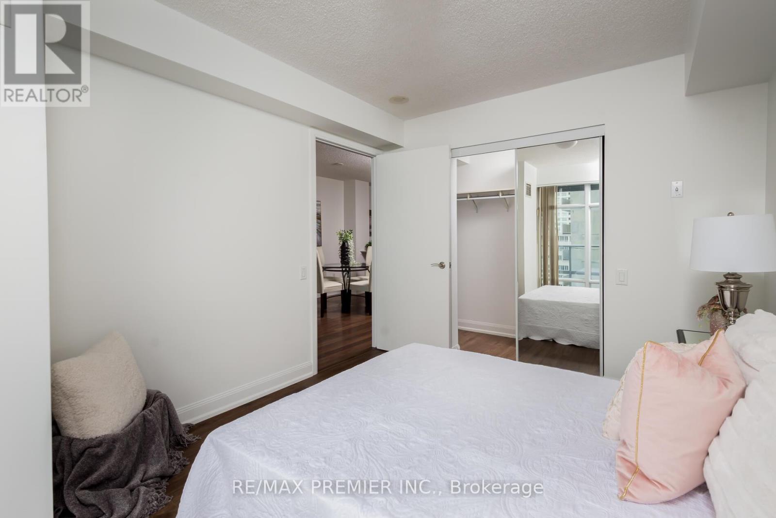 Photo 37 of 1512 2191 Yonge Street, Toronto ON