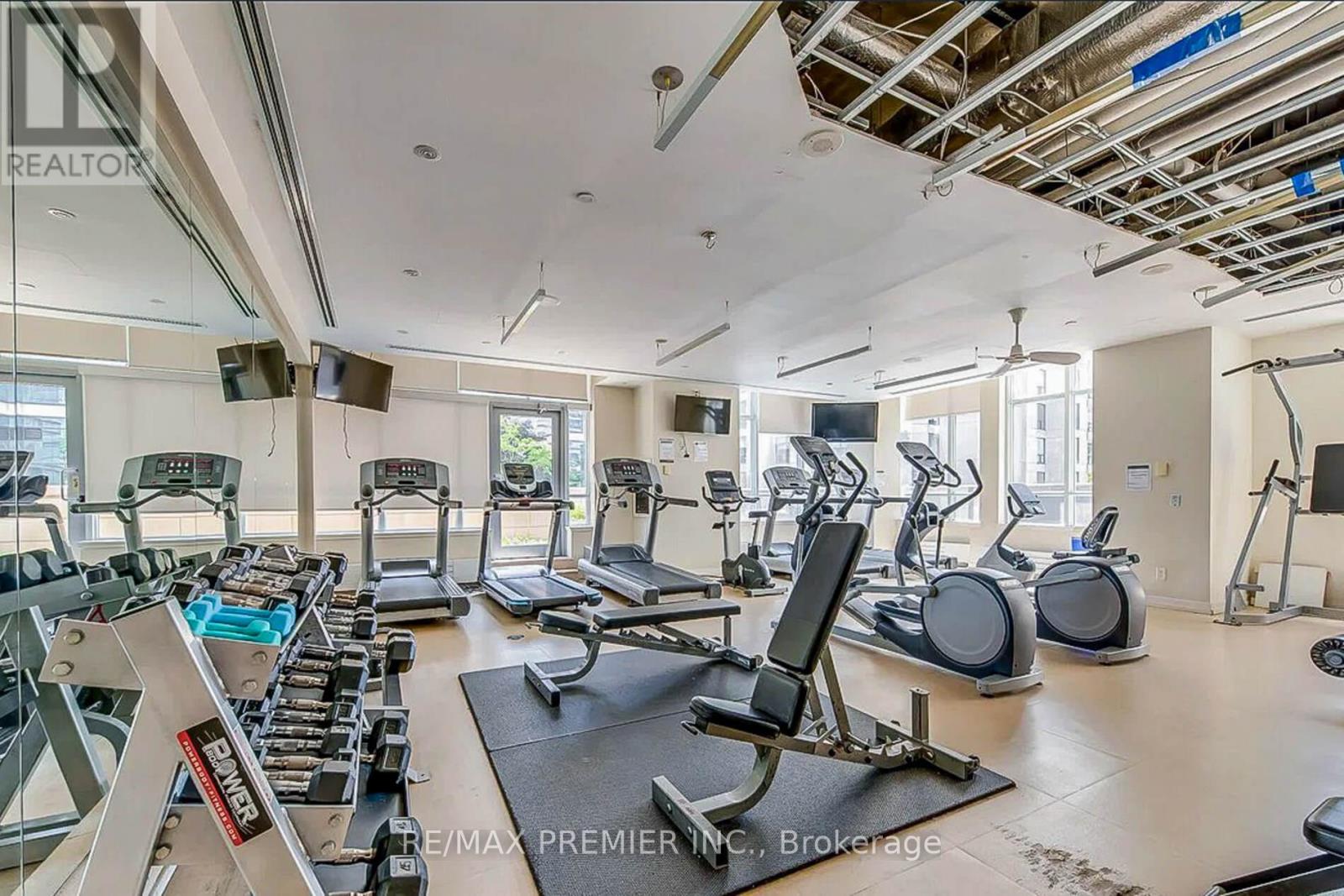 Photo 4 of 1512 2191 Yonge Street, Toronto ON