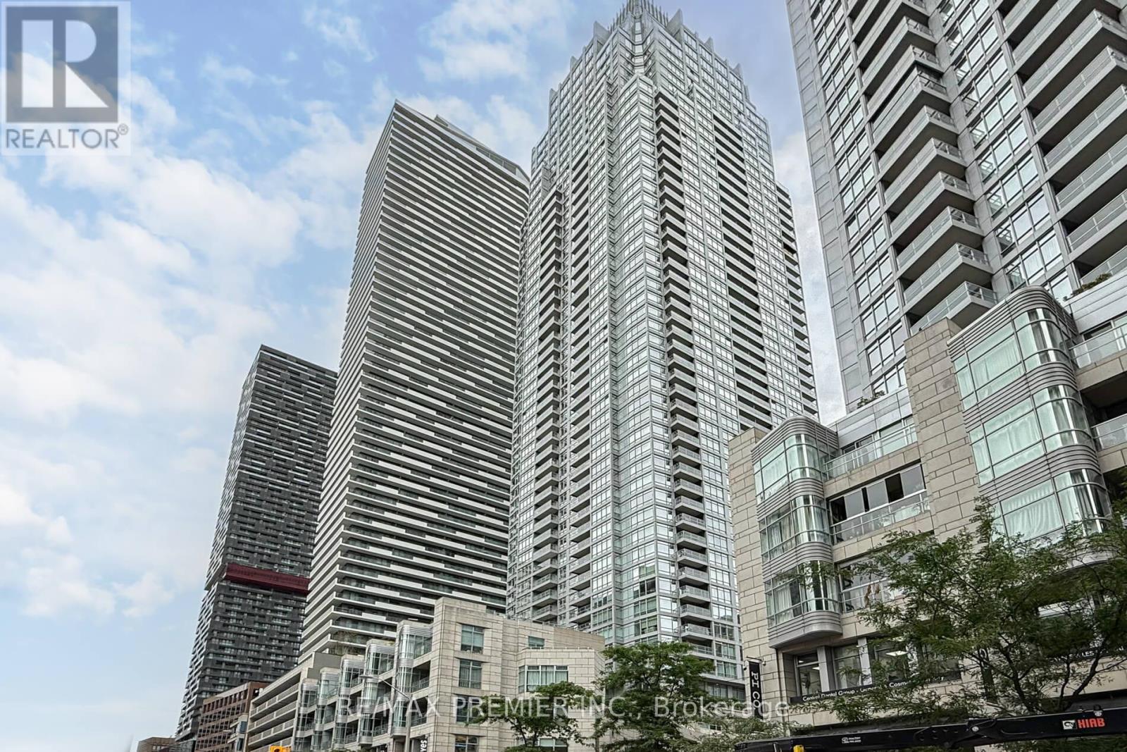 Photo 32 of 1512 2191 Yonge Street, Toronto ON