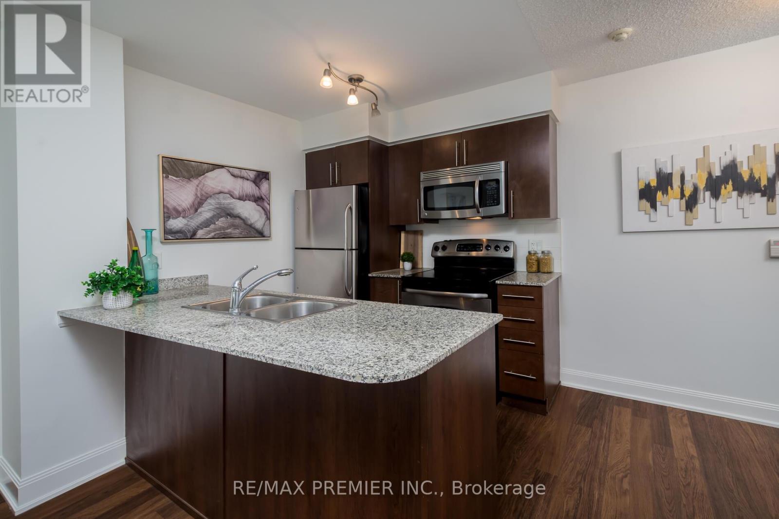 Photo 6 of 1512 2191 Yonge Street, Toronto ON