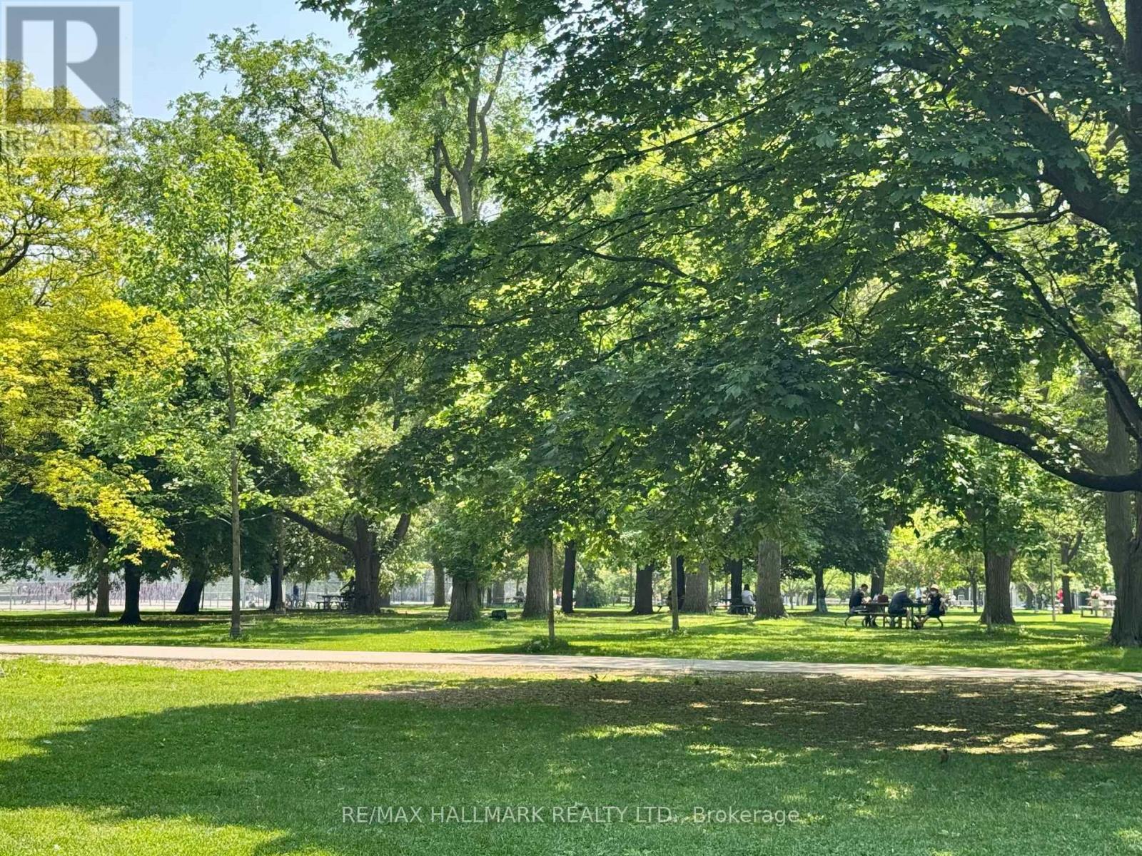 Photo 36 of 122 Crawford Street, Toronto ON