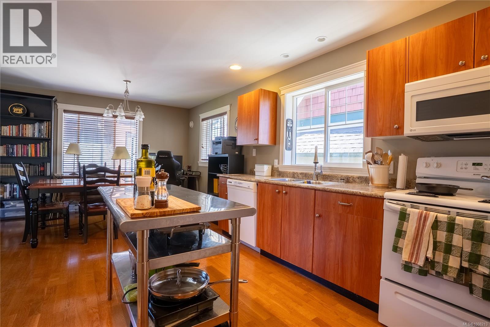 Photo 10 of 104 2678 Winster Rd, Langford BC