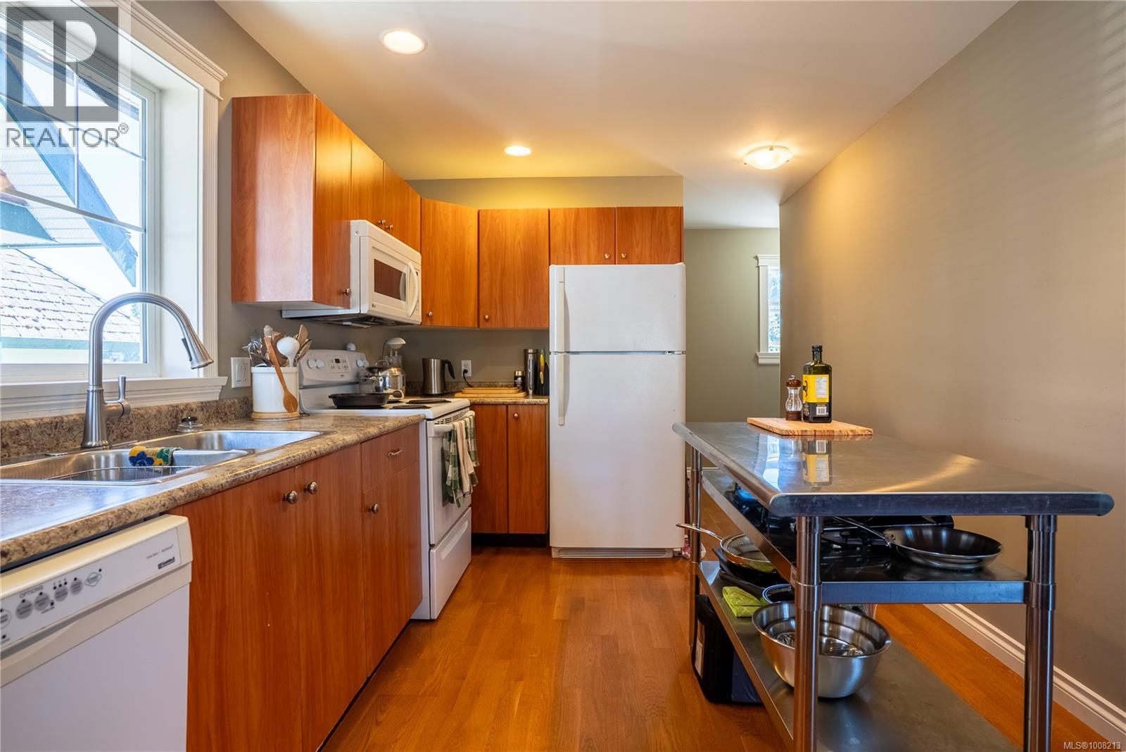 Photo 9 of 104 2678 Winster Rd, Langford BC