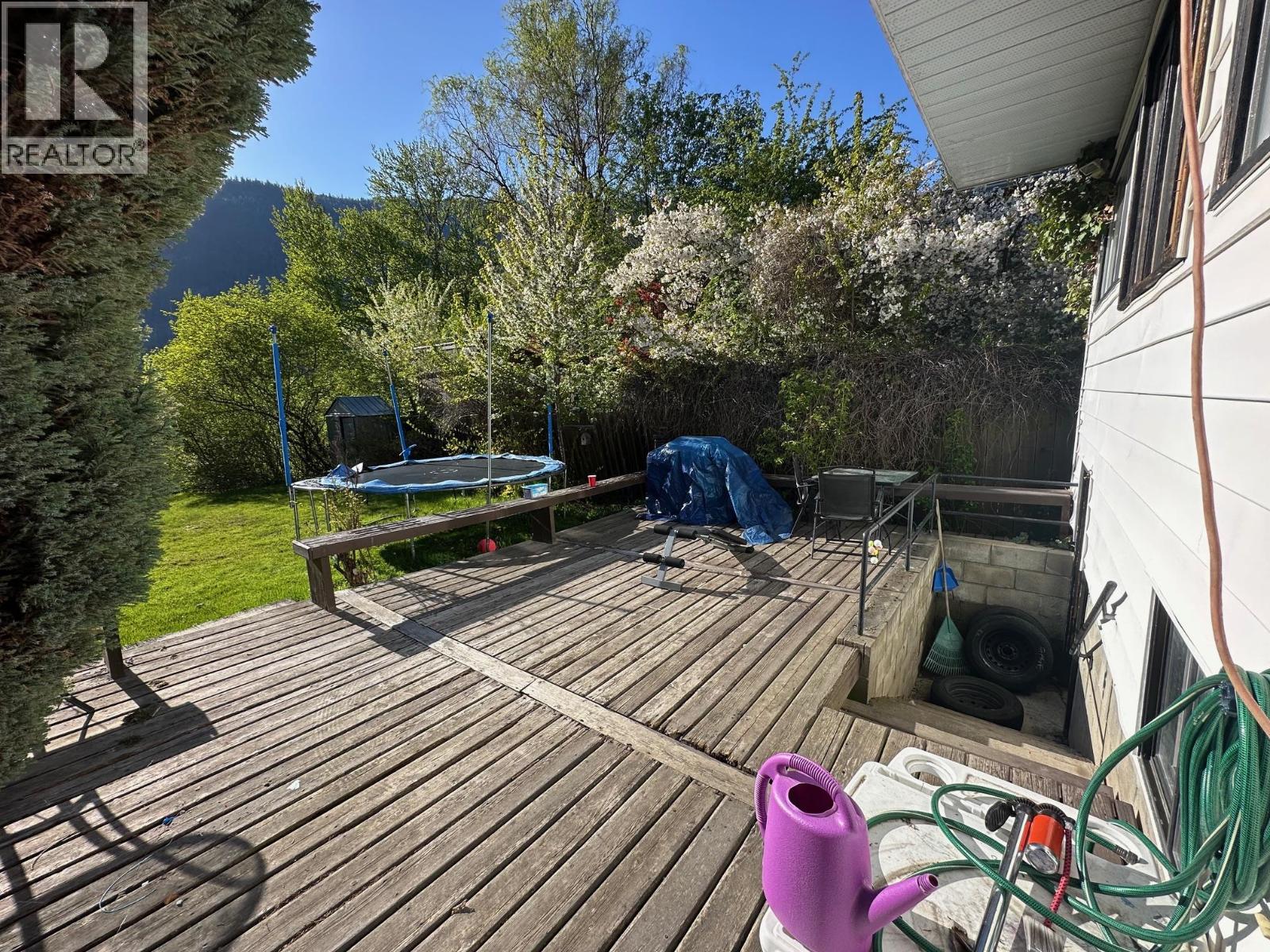 Photo 17 of 609 Second Street, Nelson BC
