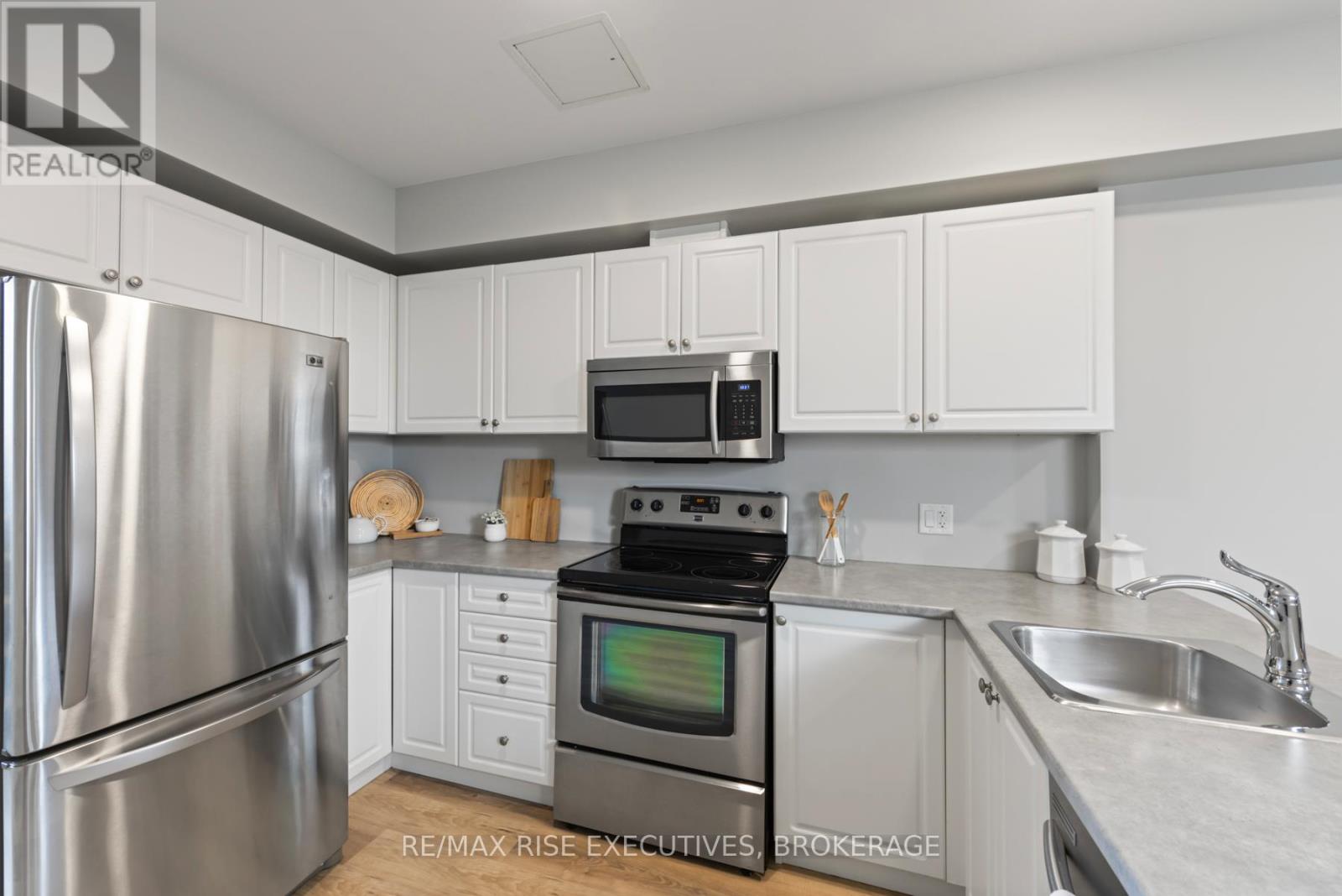 Photo 26 of 941 Edward Riley Drive, Kingston ON