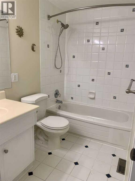 Single Family House 4 Level for Sale in  Dalmeny Hill NW Dalhousie Calgary 