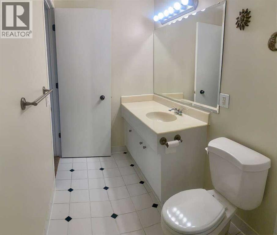 Single Family House 4 Level for Sale in  Dalmeny Hill NW Dalhousie Calgary 