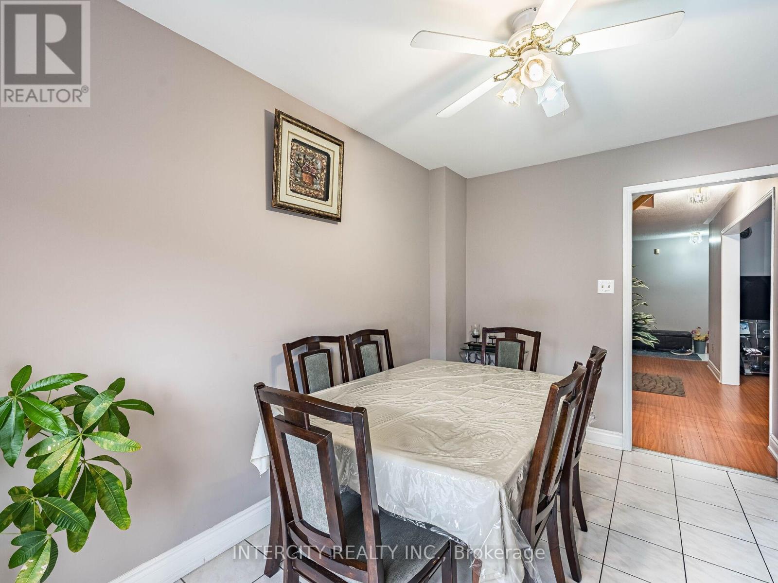 Photo 19 of 8 Wedgewood Place, Vaughan ON