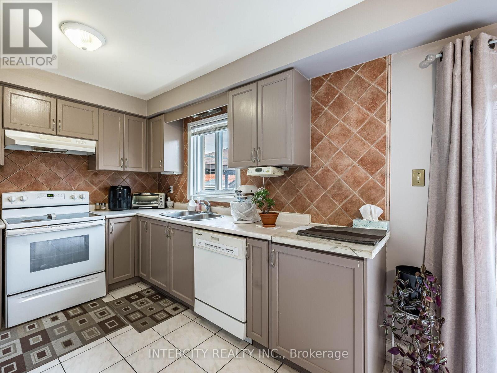 Photo 20 of 8 Wedgewood Place, Vaughan ON