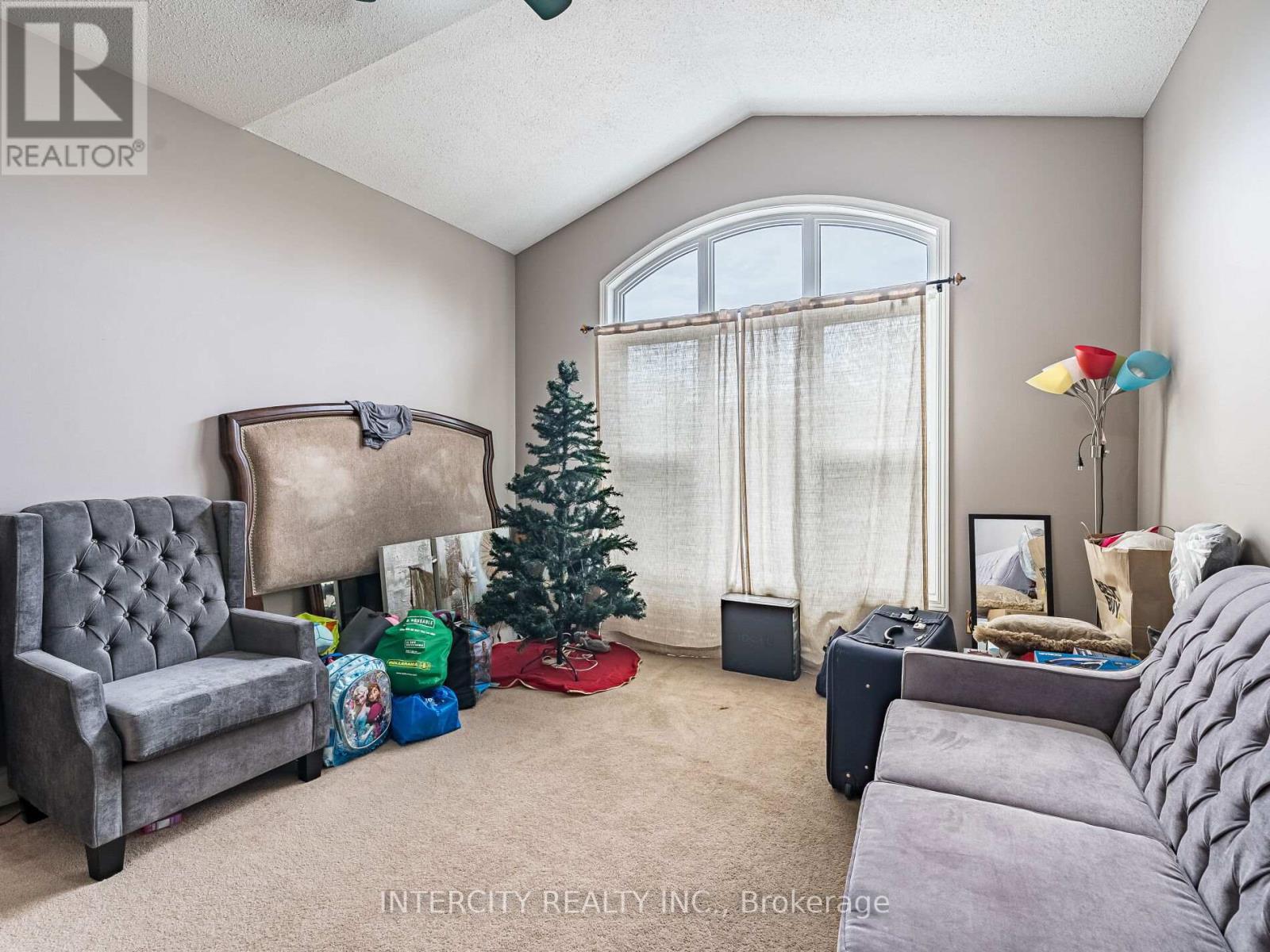 Photo 41 of 8 Wedgewood Place, Vaughan ON