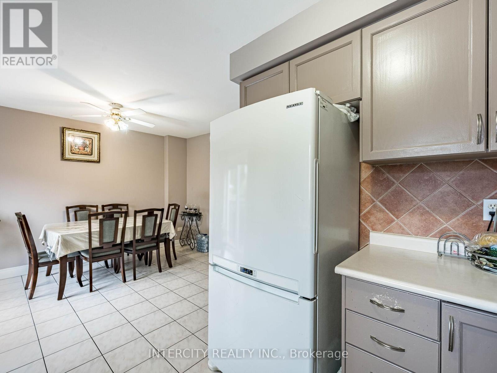 Photo 23 of 8 Wedgewood Place, Vaughan ON