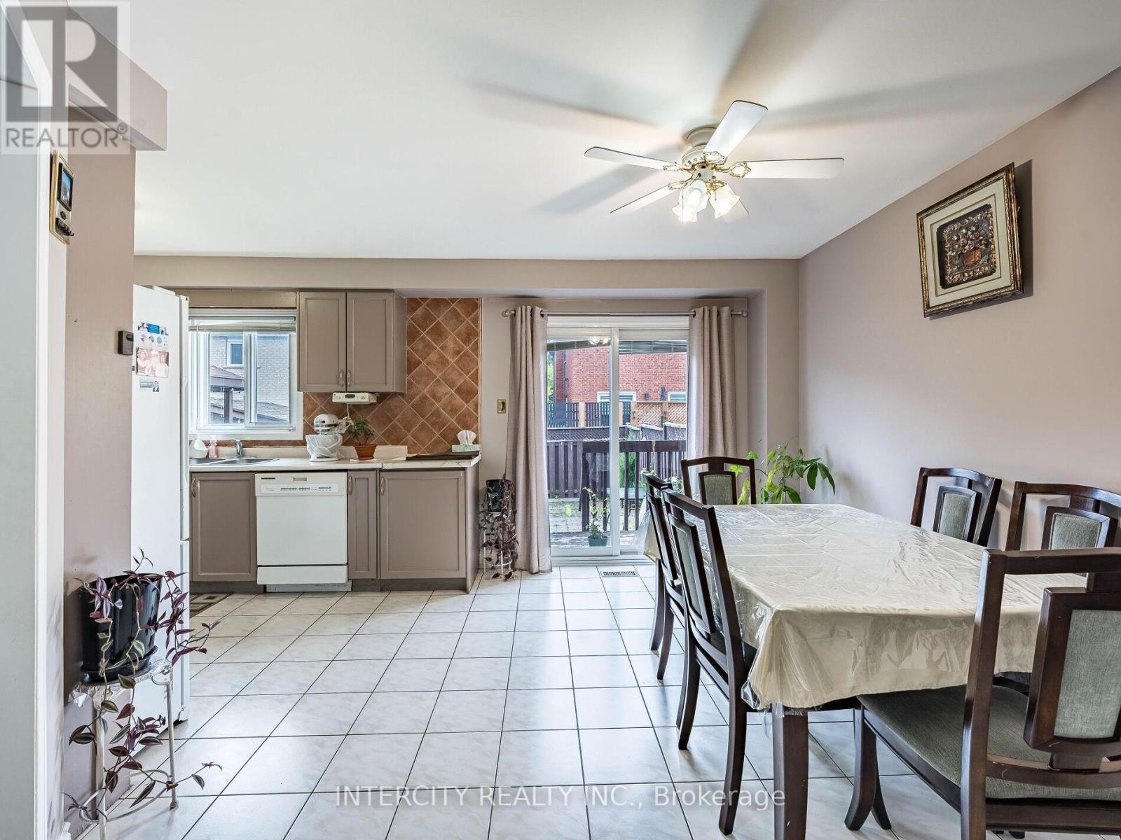 Photo 15 of 8 Wedgewood Place, Vaughan ON