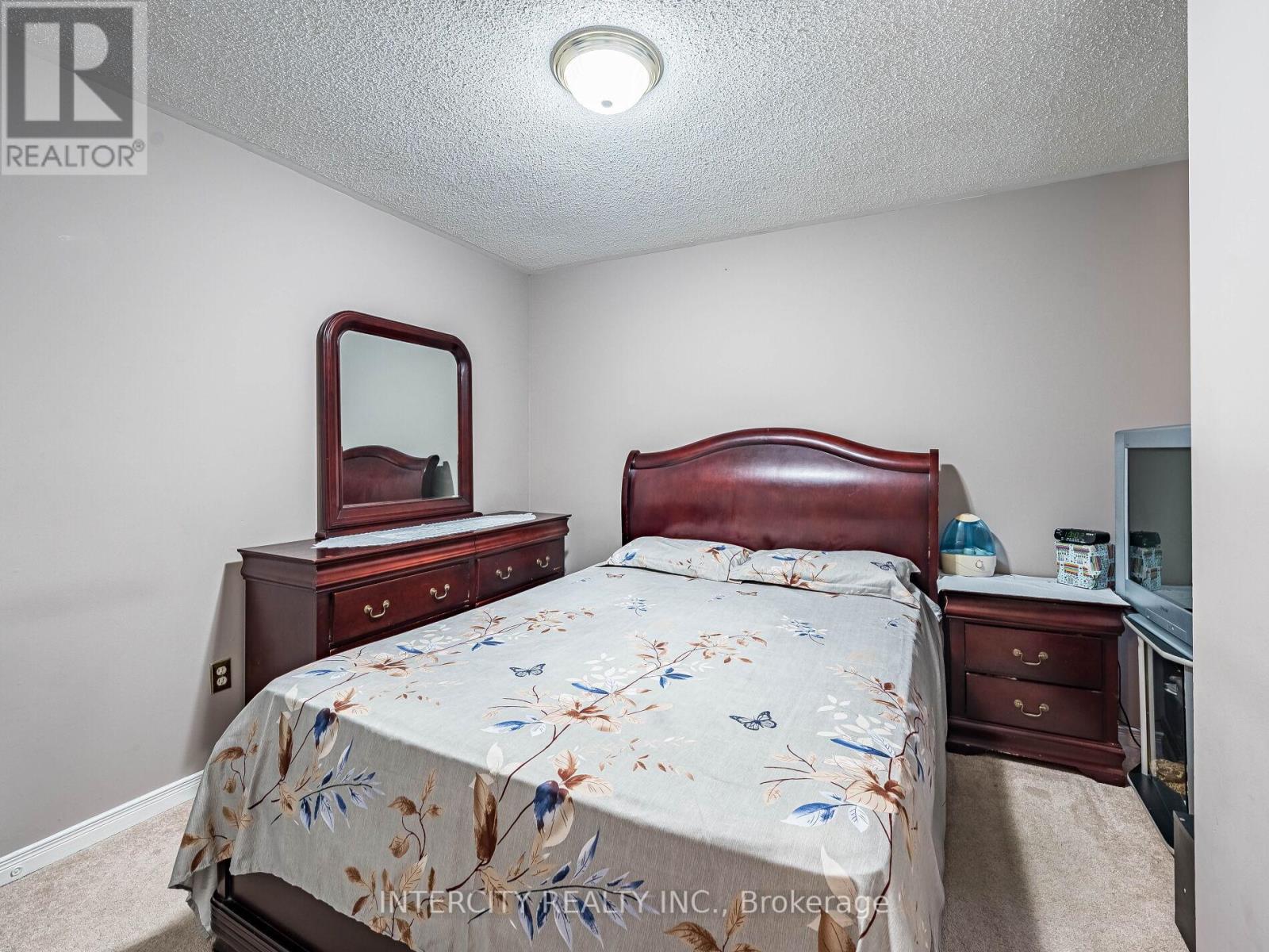 Photo 32 of 8 Wedgewood Place, Vaughan ON