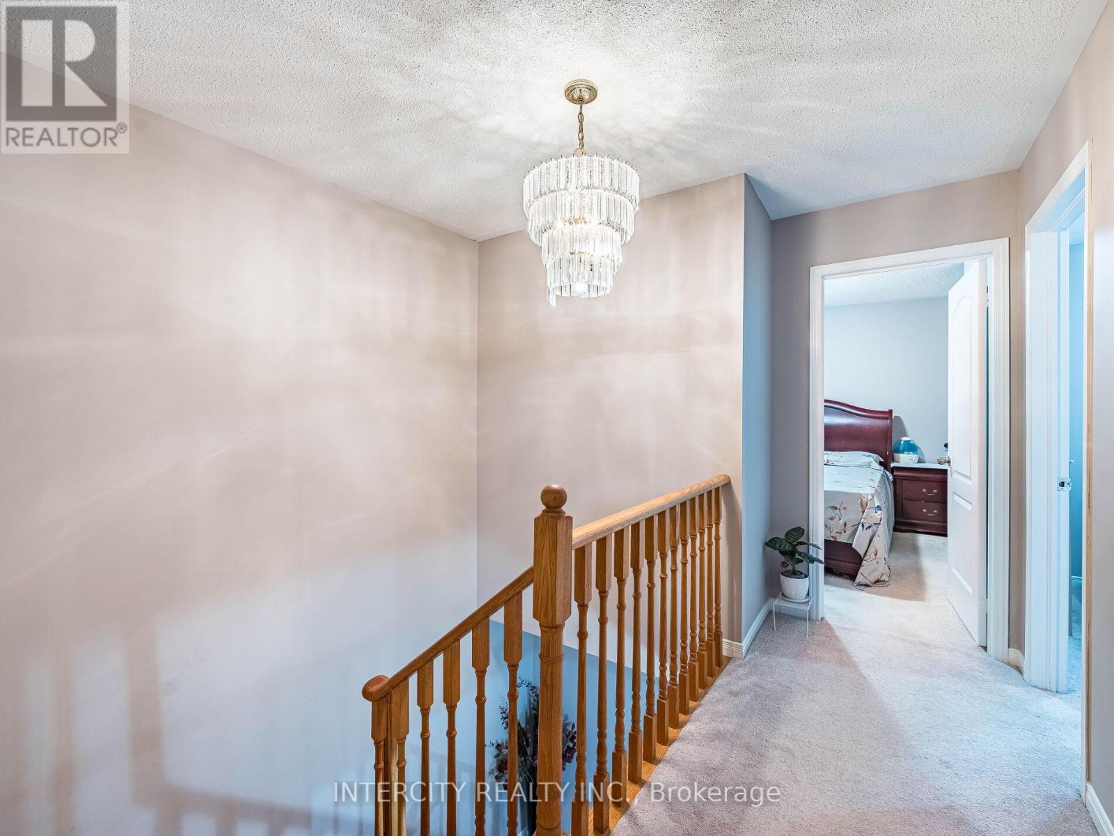 Photo 24 of 8 Wedgewood Place, Vaughan ON