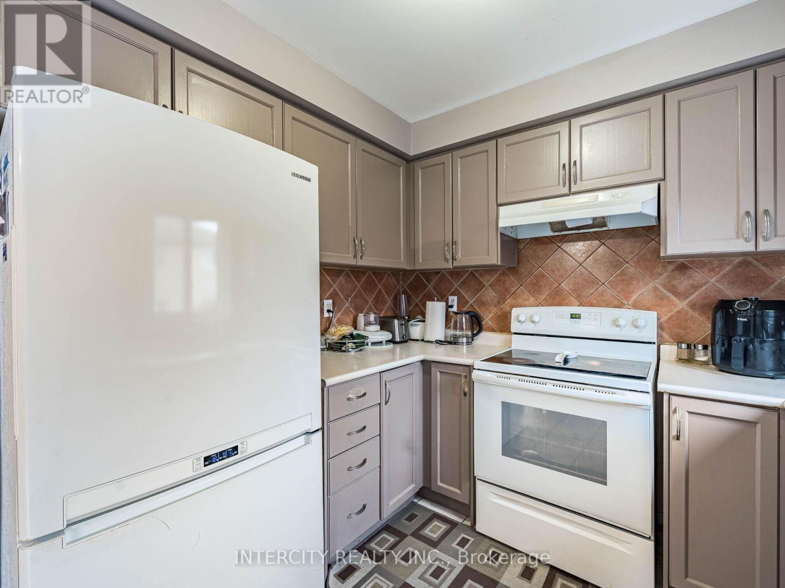 Photo 21 of 8 Wedgewood Place, Vaughan ON