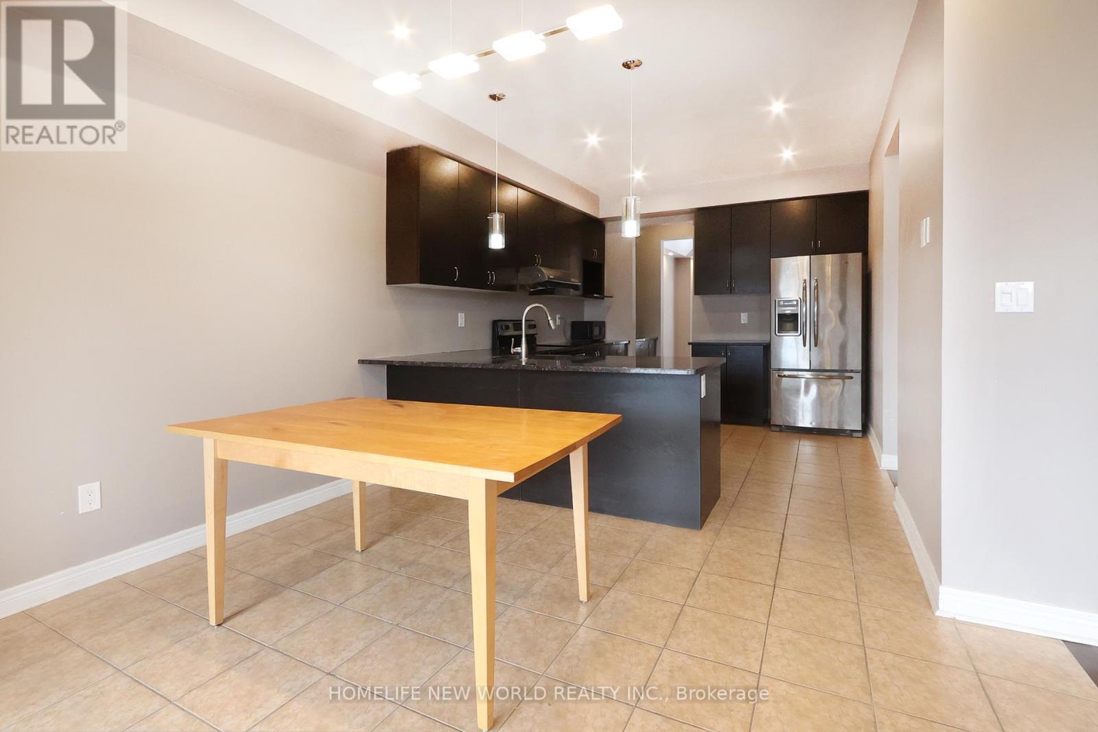 Photo 14 of Master 3rd Fl 41 Pulpwood Crescent, Richmond Hill ON