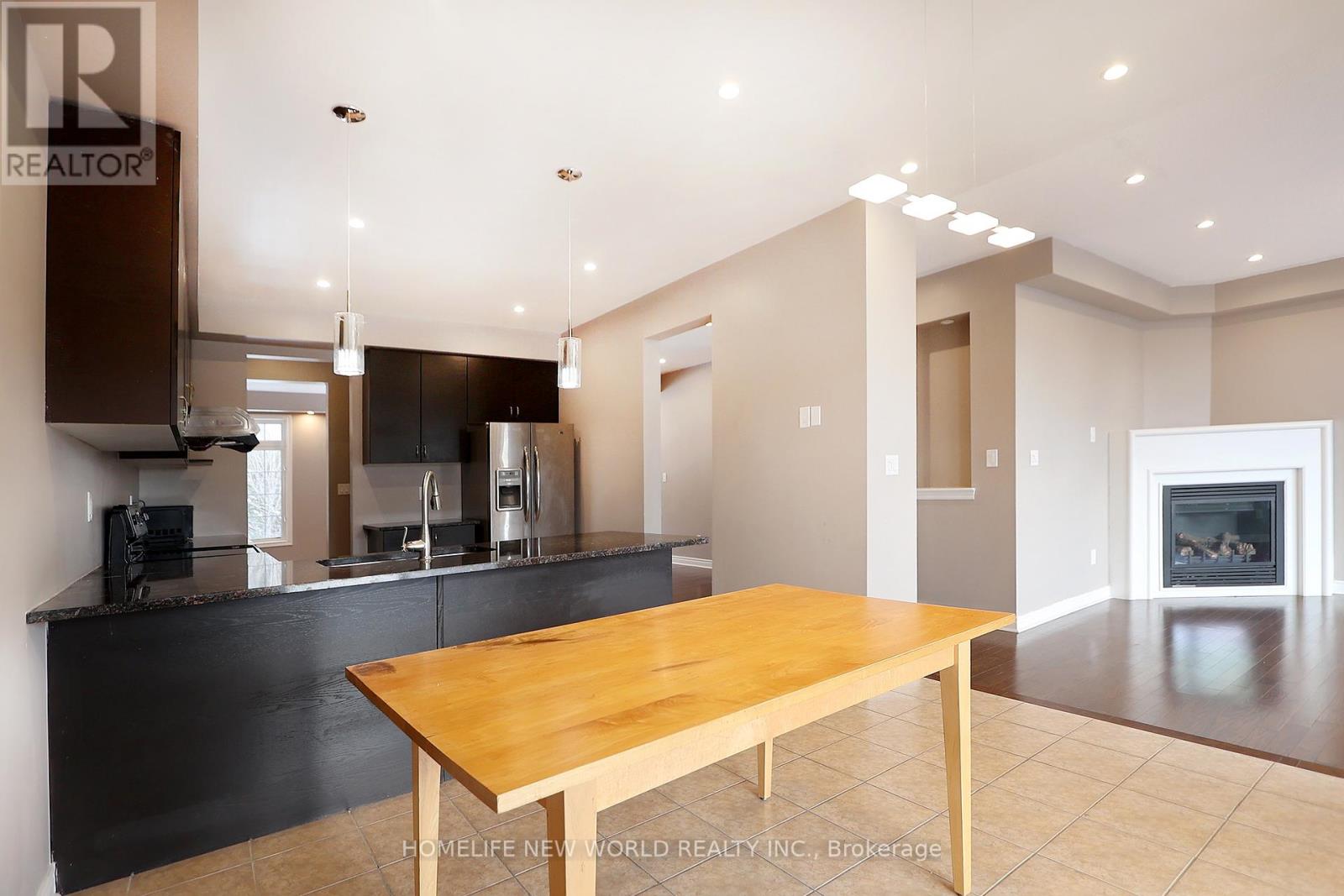 Photo 9 of Master 3rd Fl 41 Pulpwood Crescent, Richmond Hill ON