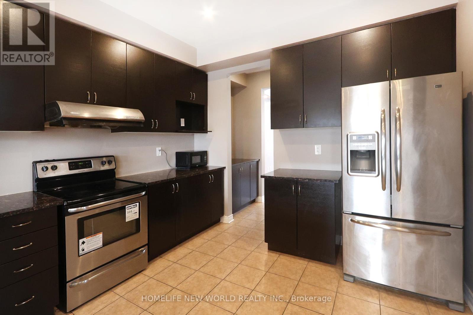 Photo 3 of Master 3rd Fl 41 Pulpwood Crescent, Richmond Hill ON