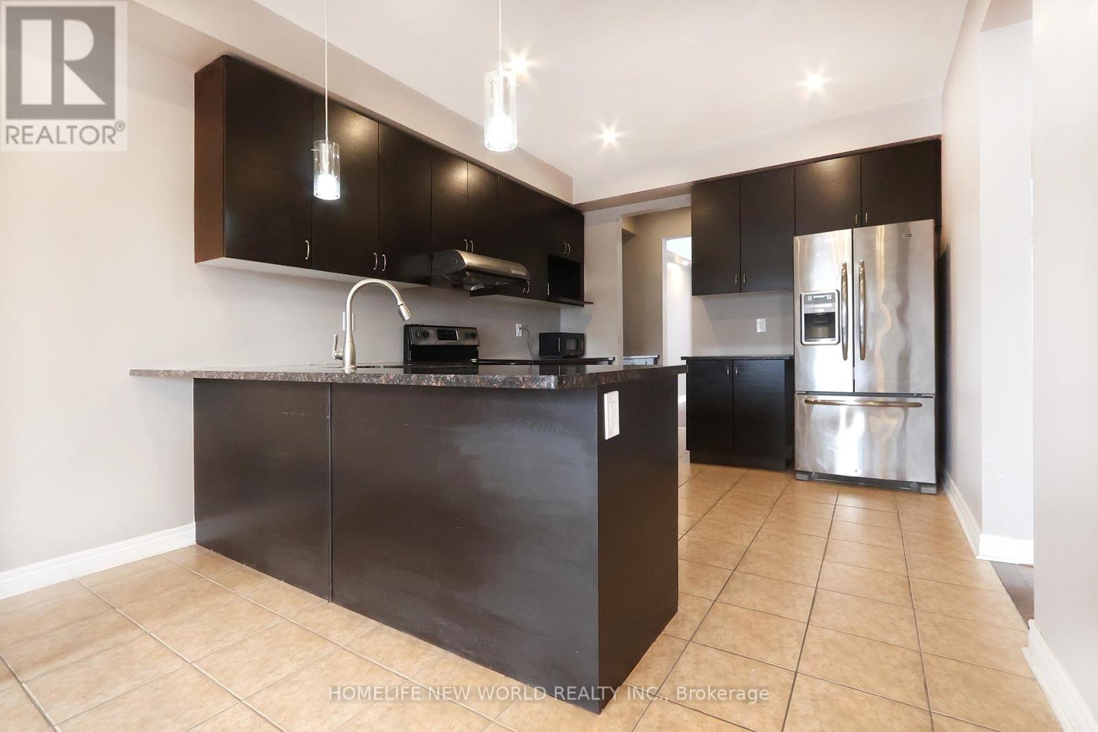 Photo 23 of Master 3rd Fl 41 Pulpwood Crescent, Richmond Hill ON