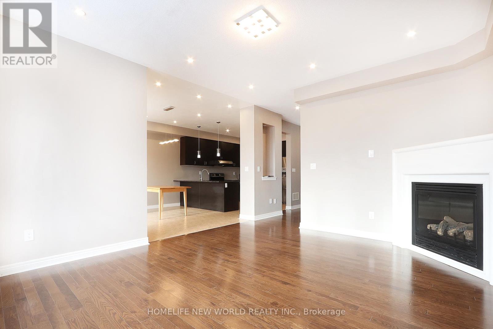 Photo 4 of Master 3rd Fl 41 Pulpwood Crescent, Richmond Hill ON