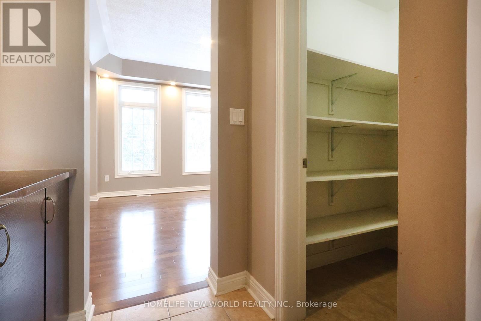 Photo 8 of Master 3rd Fl 41 Pulpwood Crescent, Richmond Hill ON