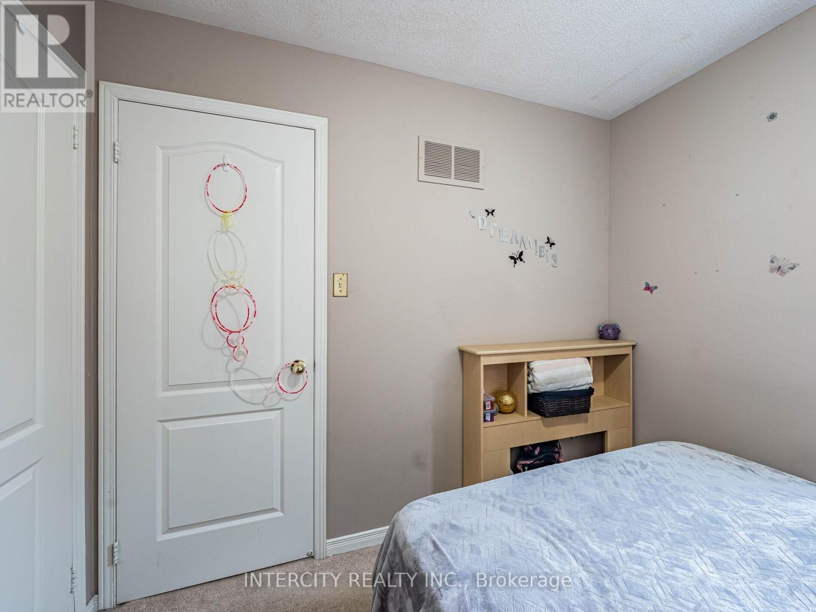 Photo 37 of 8 Wedgewood Place, Vaughan ON