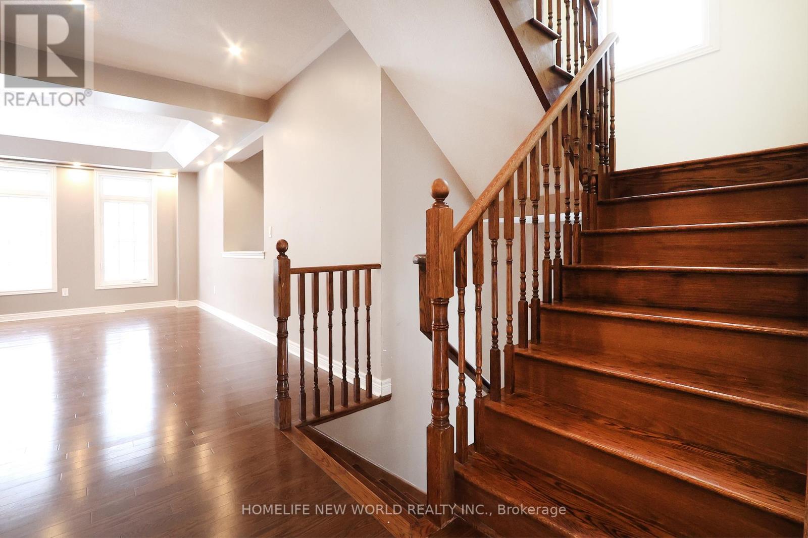 Photo 22 of Master 3rd Fl 41 Pulpwood Crescent, Richmond Hill ON