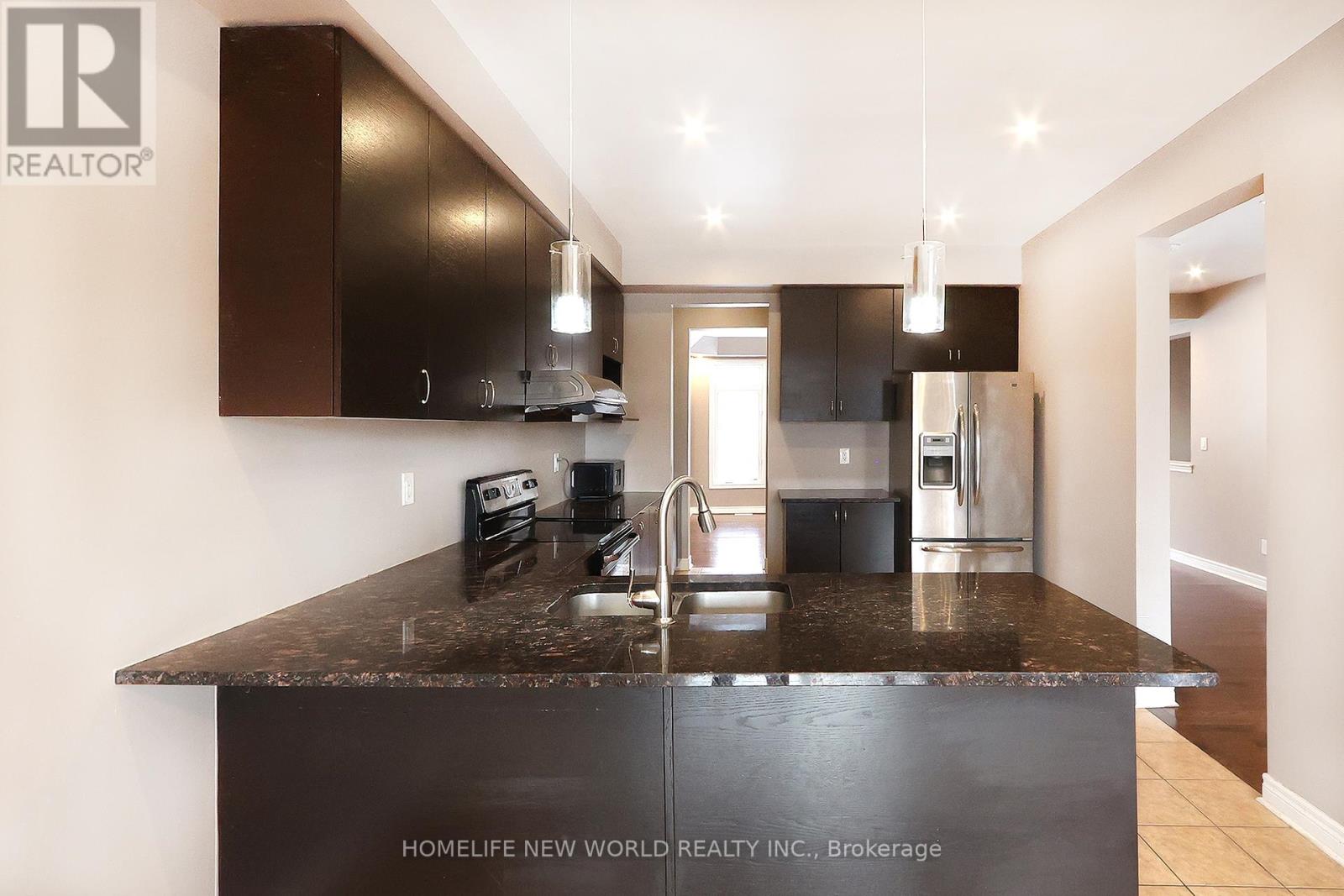 Photo 20 of Master 3rd Fl 41 Pulpwood Crescent, Richmond Hill ON