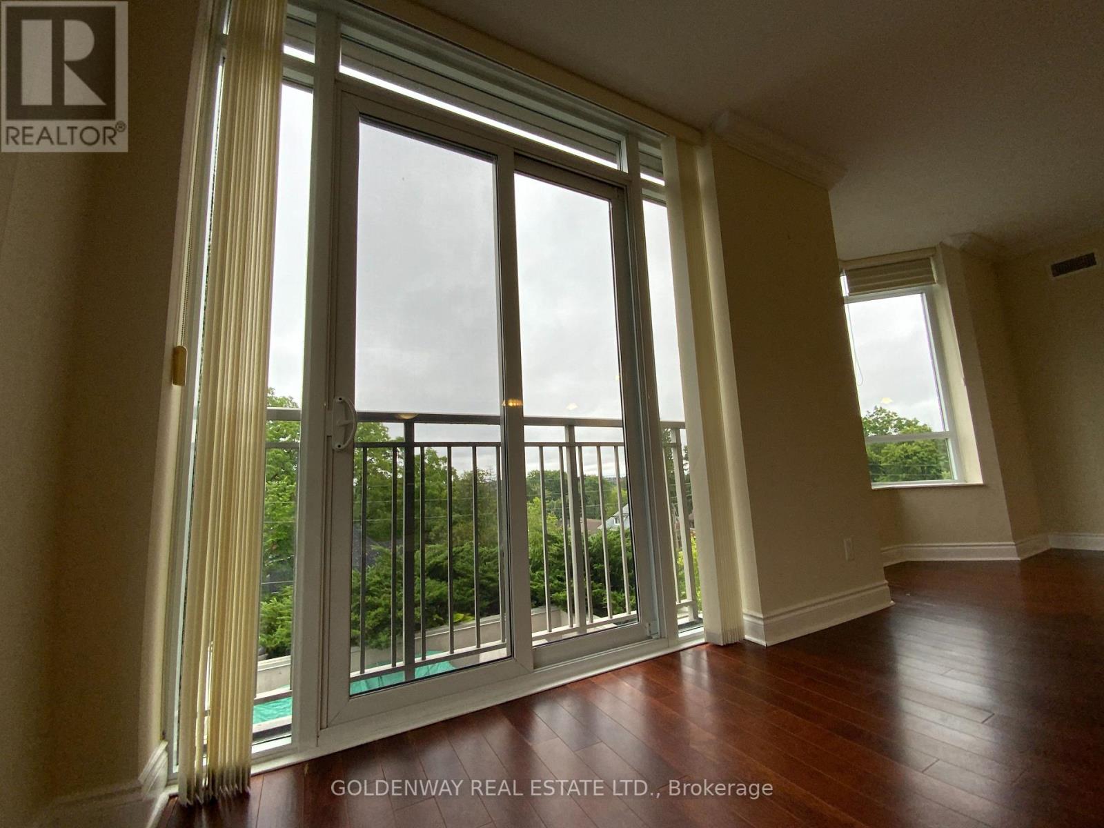 Photo 14 of 315 10101 Yonge Street, Richmond Hill ON