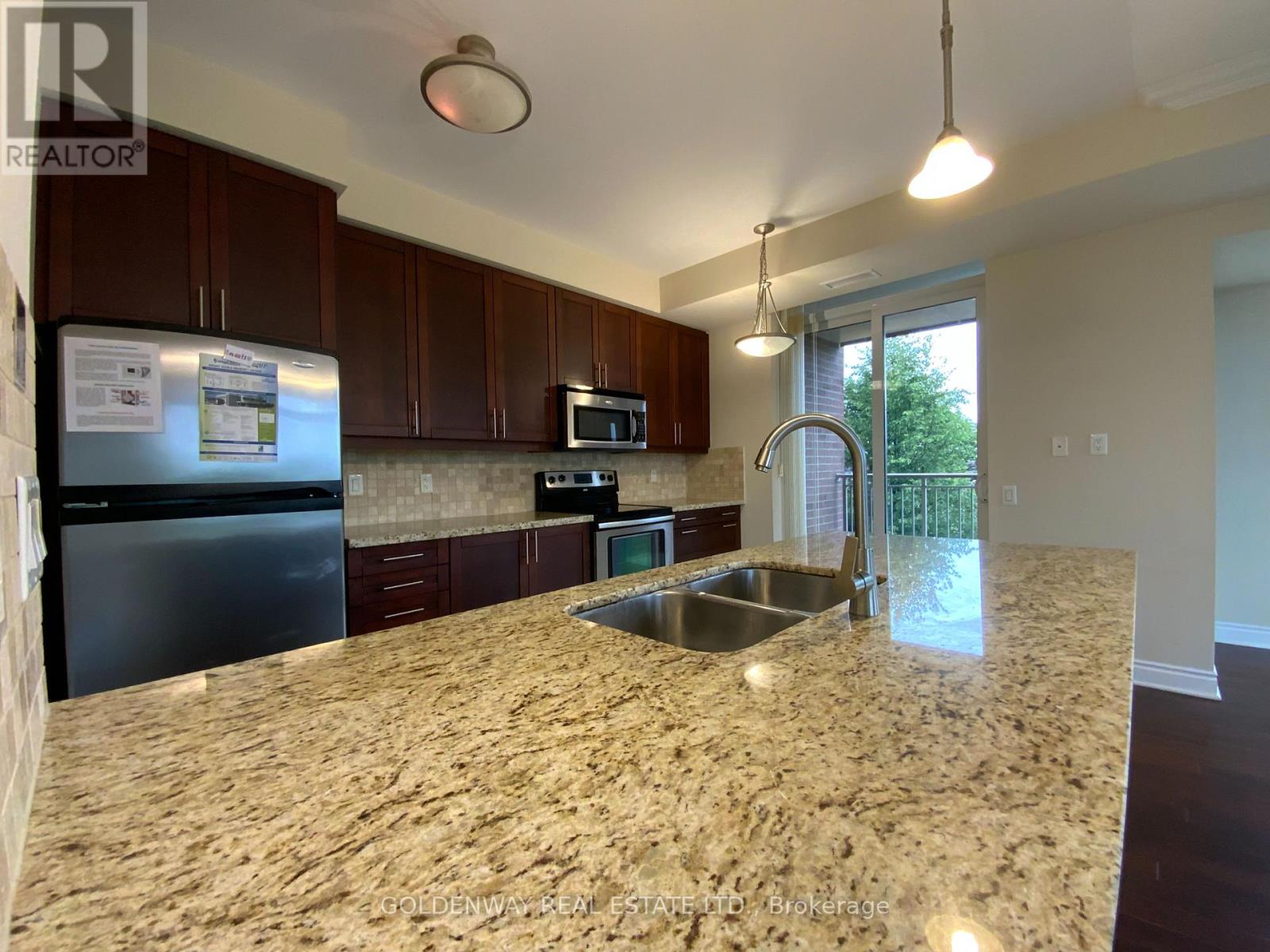 Photo 17 of 315 10101 Yonge Street, Richmond Hill ON