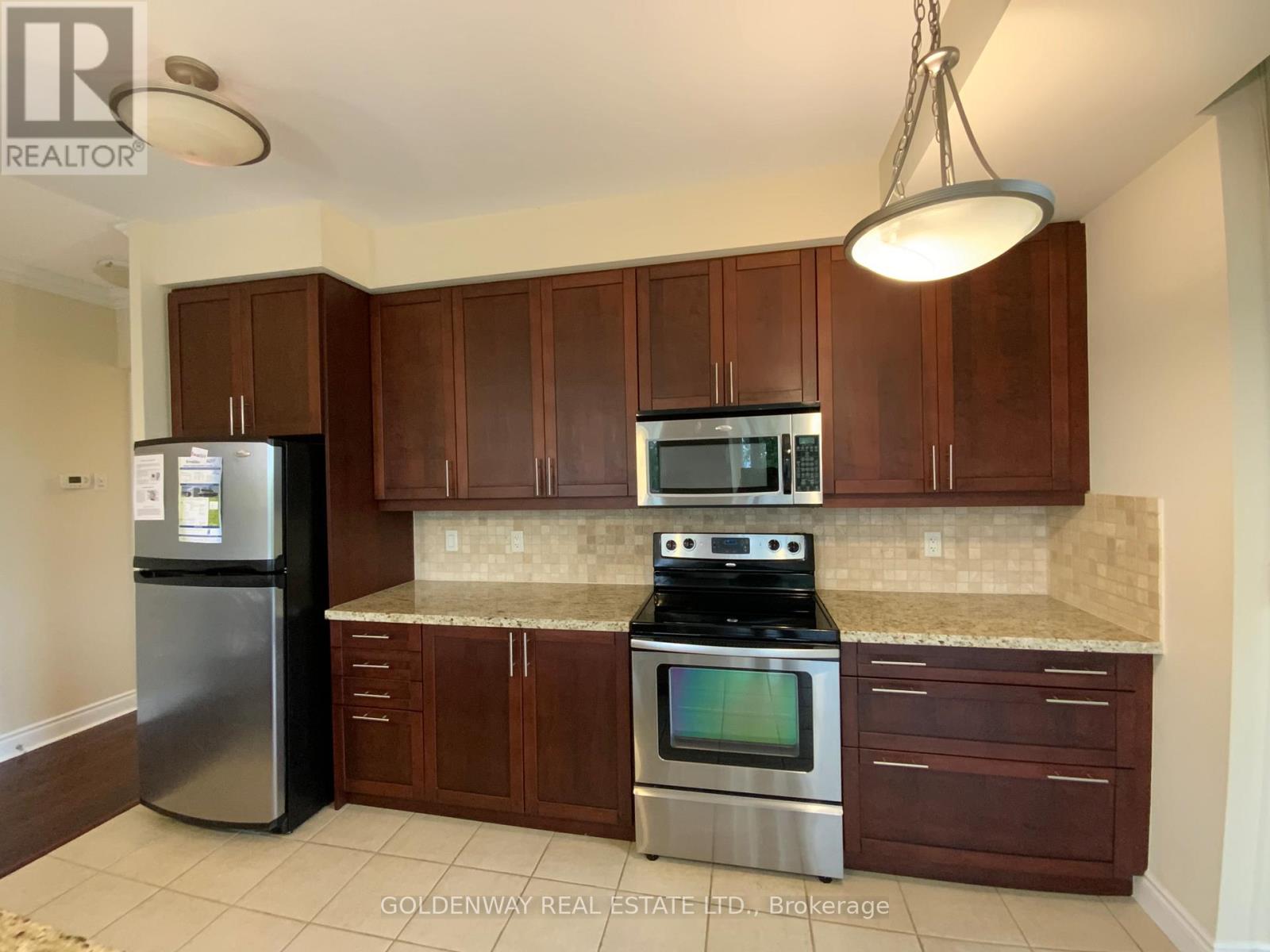 Photo 18 of 315 10101 Yonge Street, Richmond Hill ON