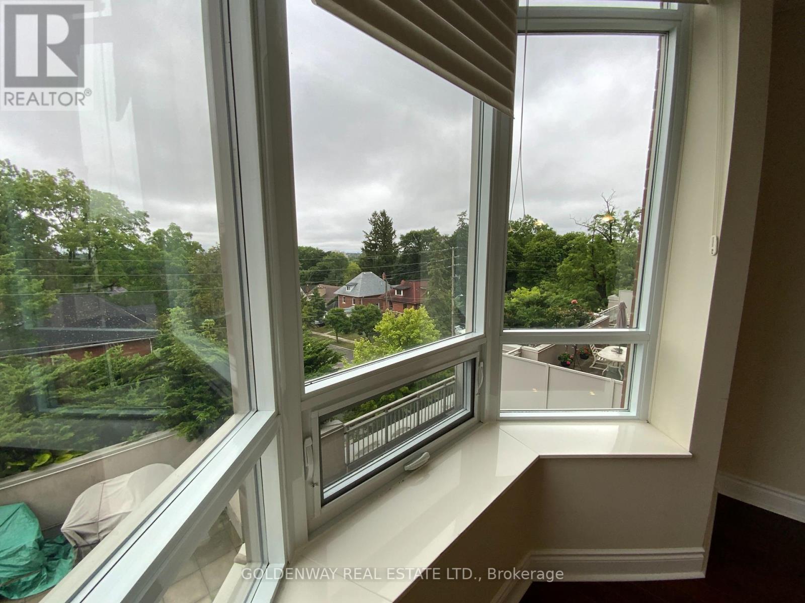 Photo 25 of 315 10101 Yonge Street, Richmond Hill ON