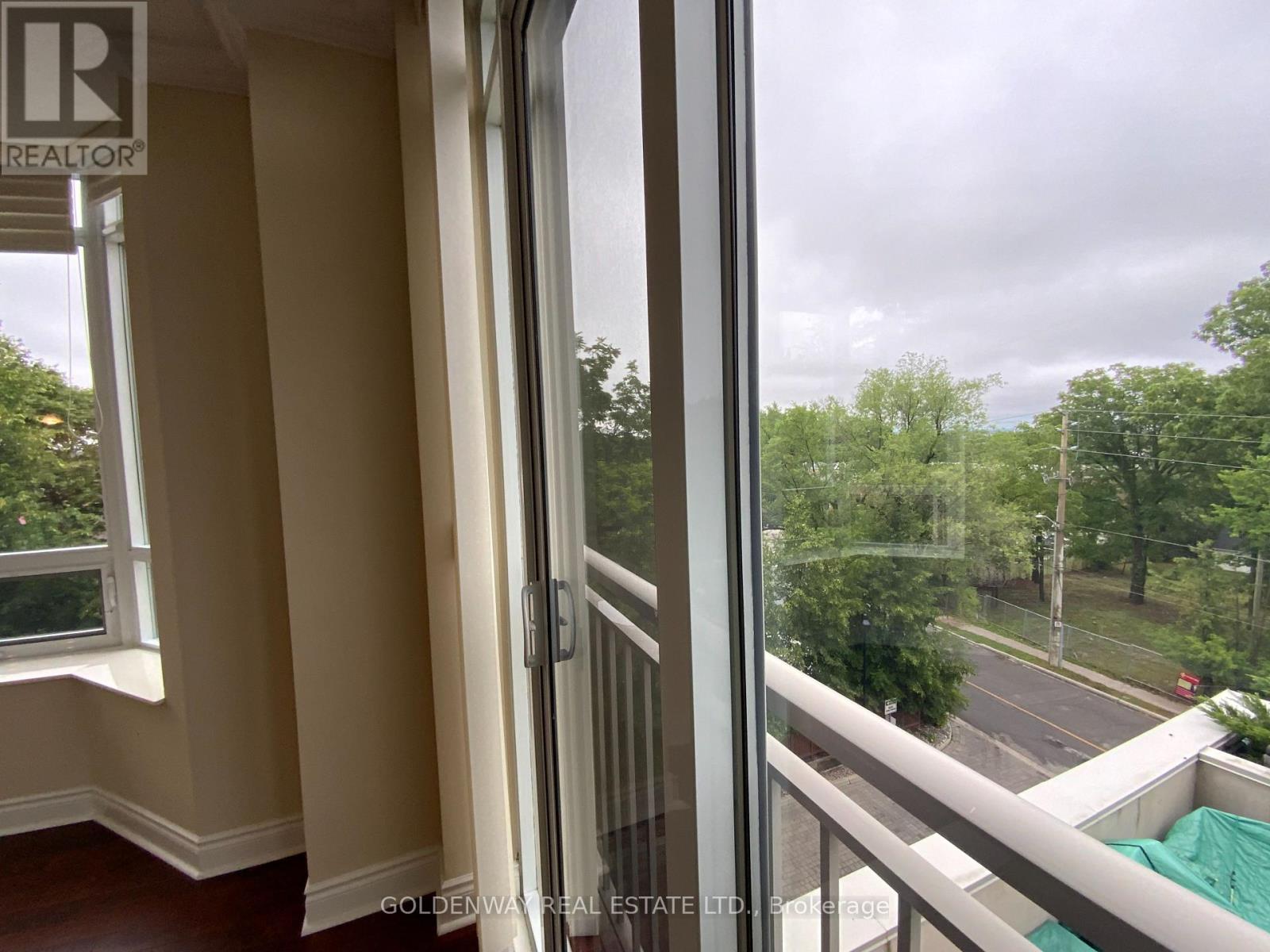Photo 26 of 315 10101 Yonge Street, Richmond Hill ON