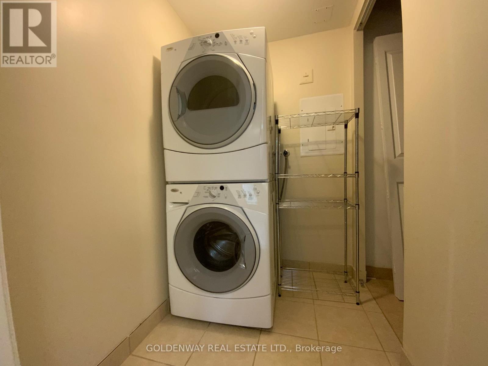 Photo 27 of 315 10101 Yonge Street, Richmond Hill ON