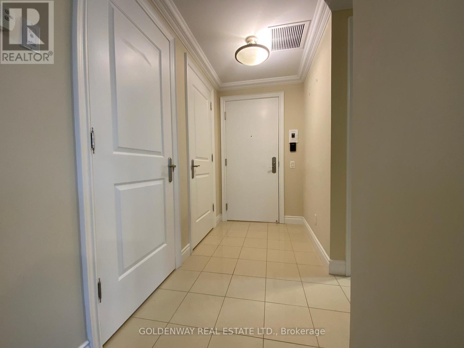 Photo 28 of 315 10101 Yonge Street, Richmond Hill ON