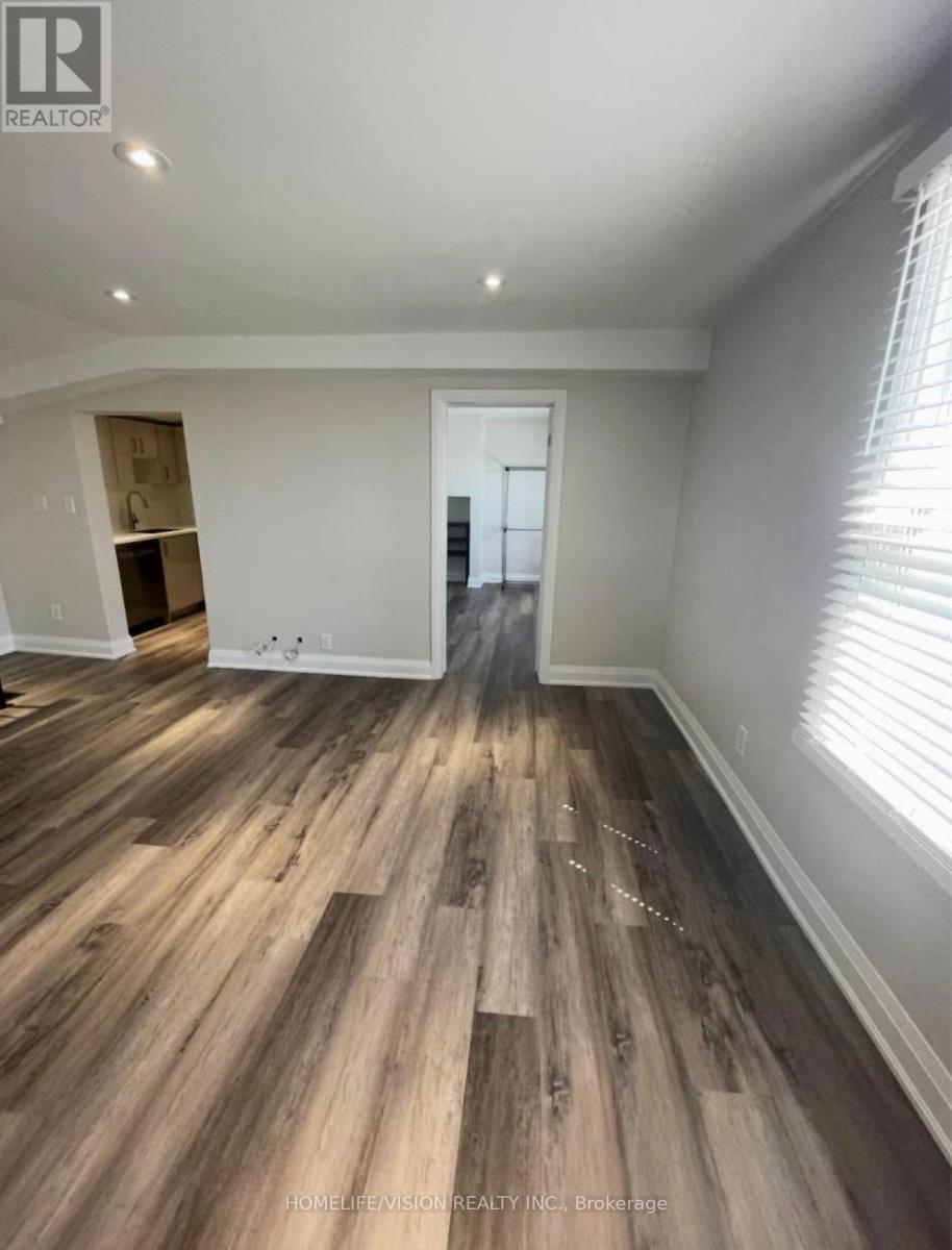 Photo 9 of 6273 Yonge Street, Innisfil ON