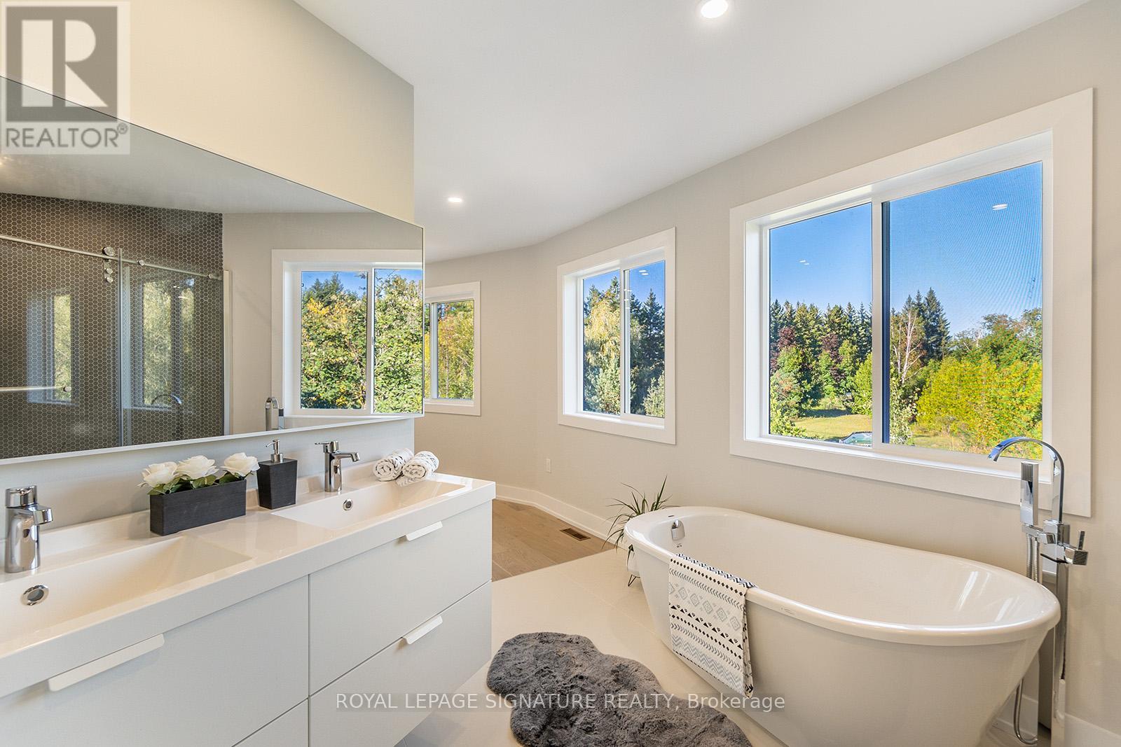 Photo 9 of 21375 Brock Road, Georgina ON