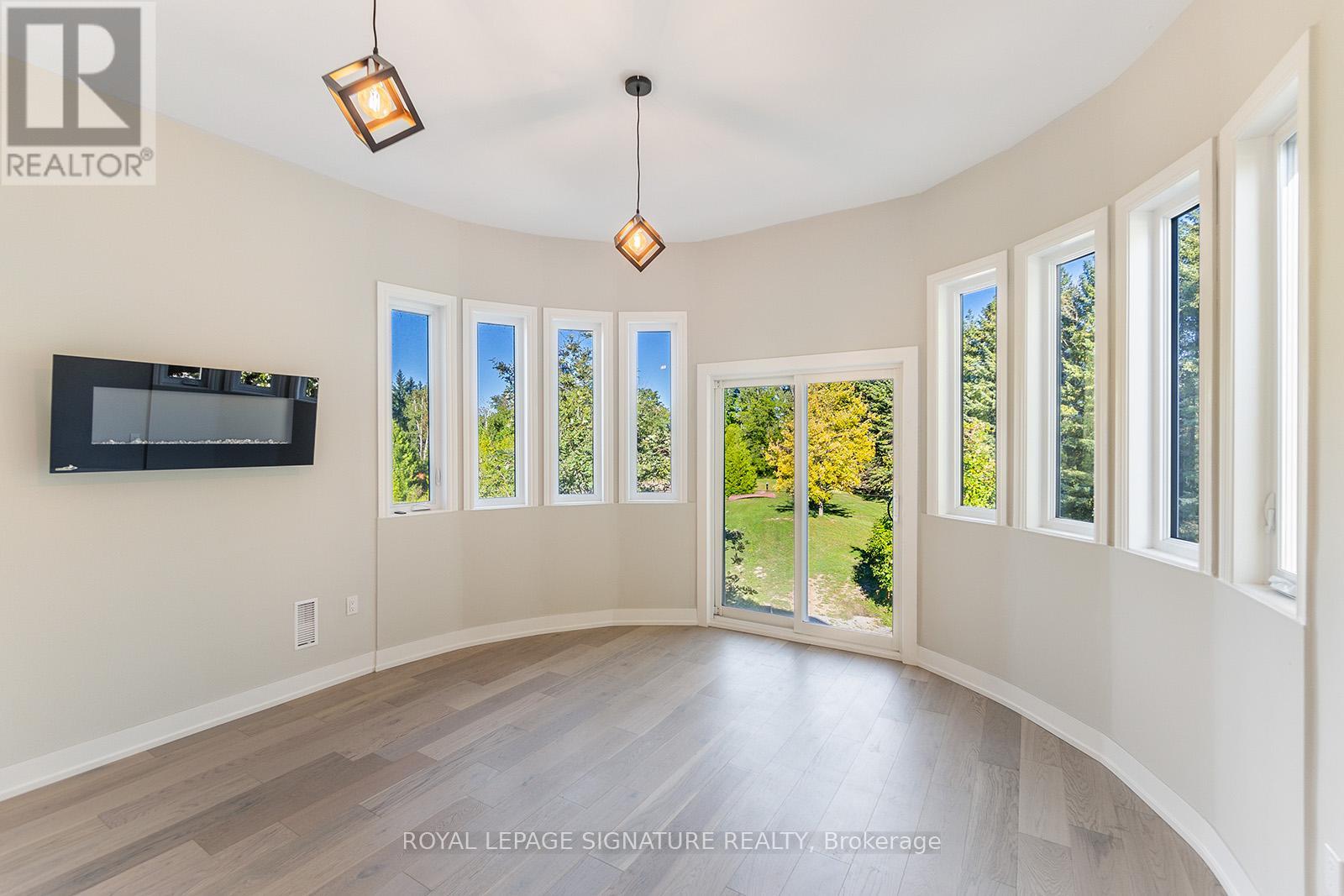 Photo 18 of 21375 Brock Road, Georgina ON