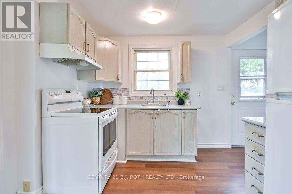 Photo 12 of 1143 Bayfield Street, Springwater ON