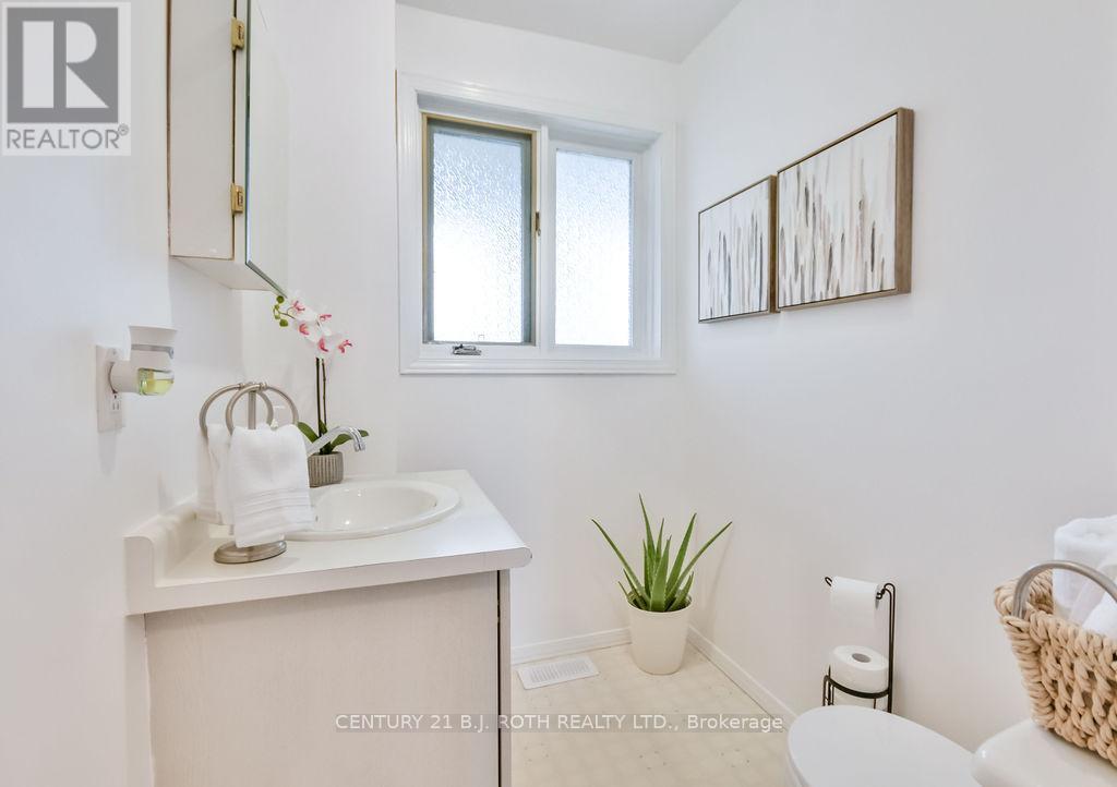 Photo 30 of 1143 Bayfield Street, Springwater ON