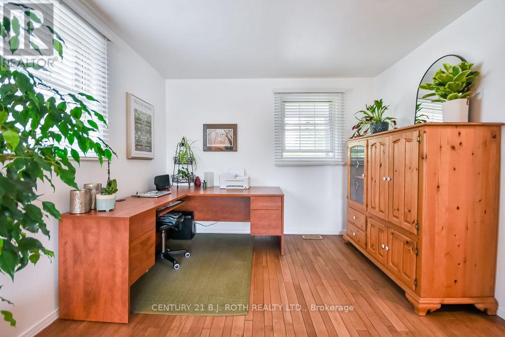 Photo 8 of 1143 Bayfield Street, Springwater ON