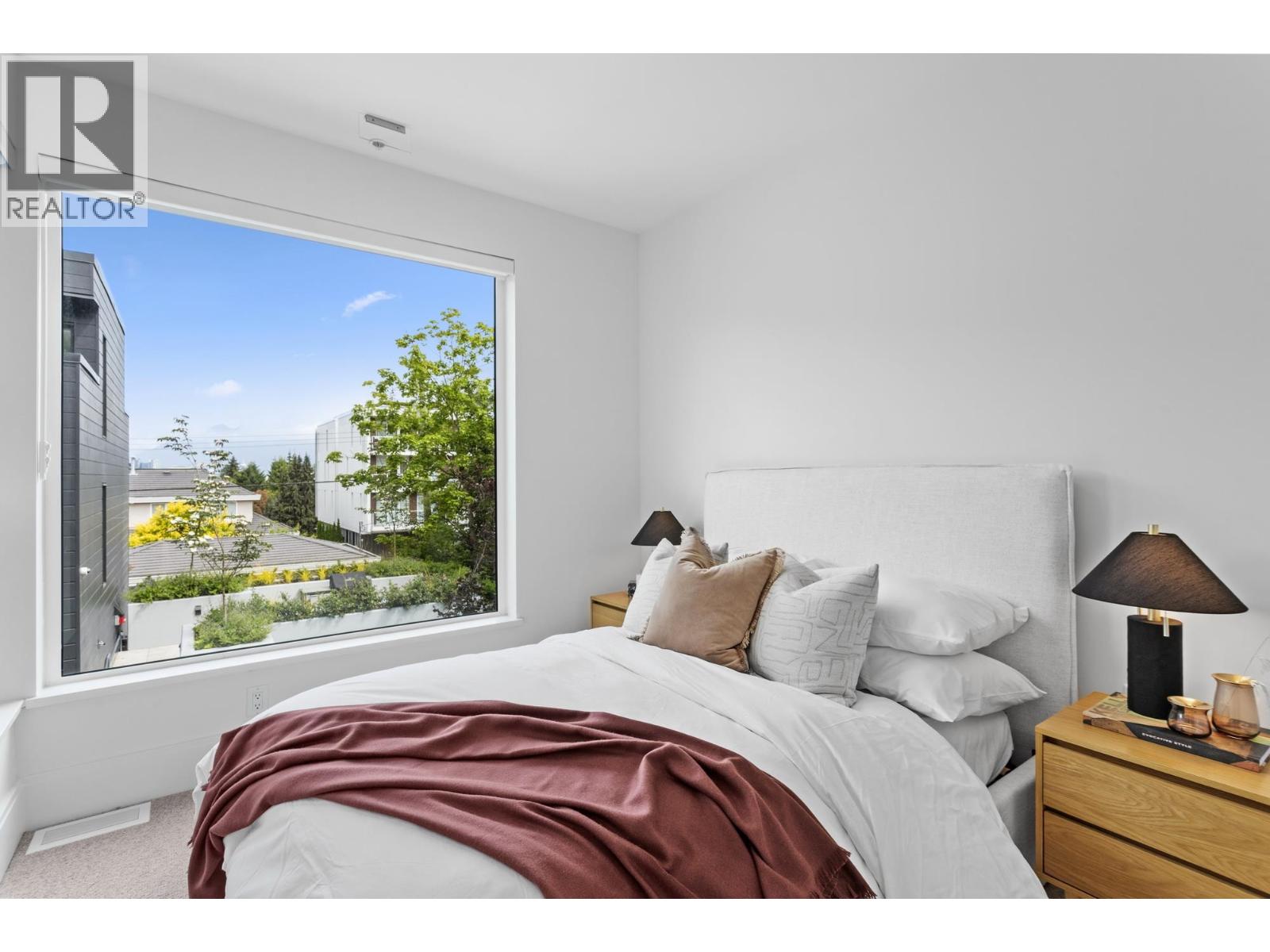 Photo 21 of 555 W 26th Avenue, Vancouver BC