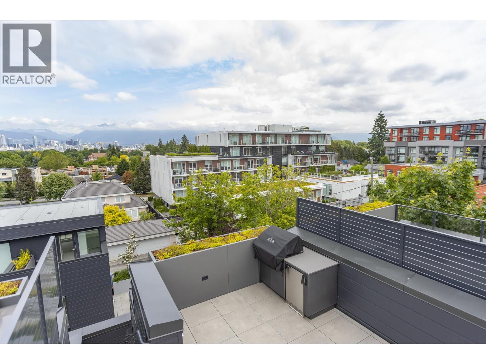 Photo 36 of 555 W 26th Avenue, Vancouver BC
