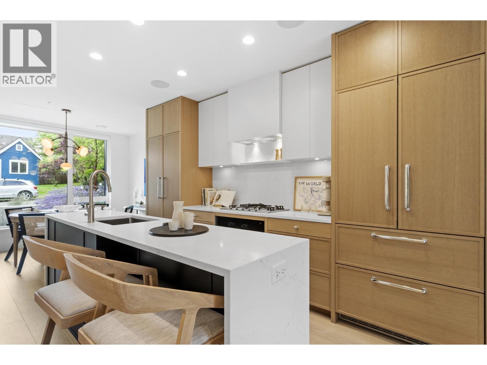 Photo 7 of 555 W 26th Avenue, Vancouver BC